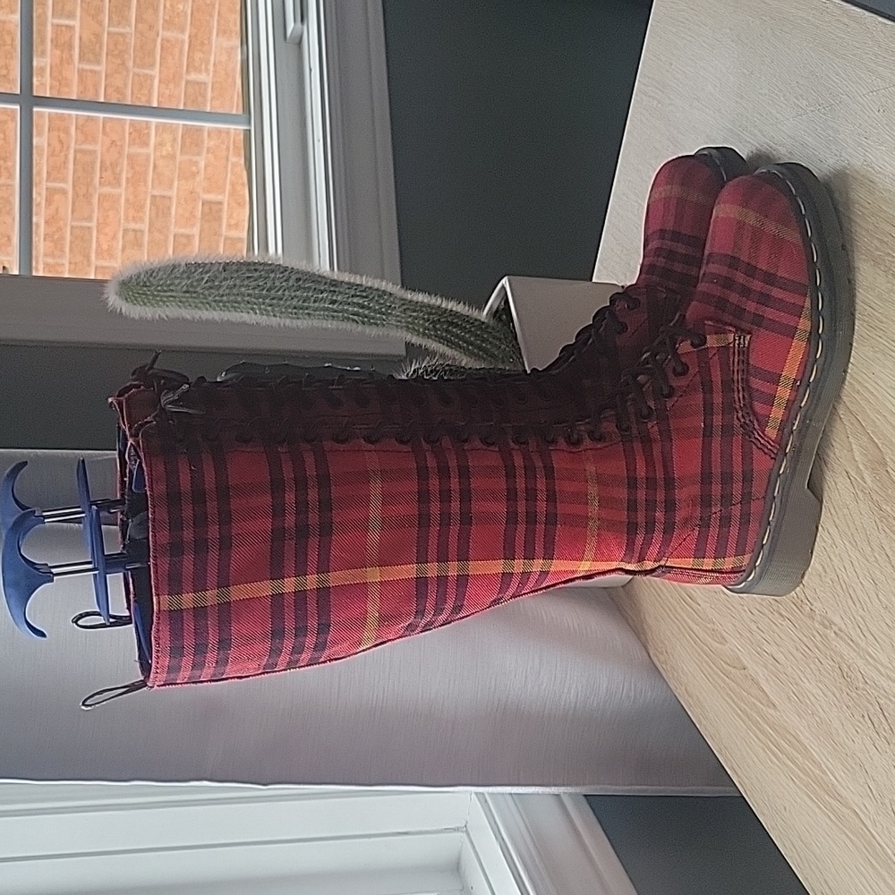 Dr. Martens SHEENA Plaid lace-up boots size 7